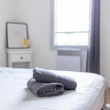 Apartmán T3 Parking Gratuit, Balcon Et Securisee *